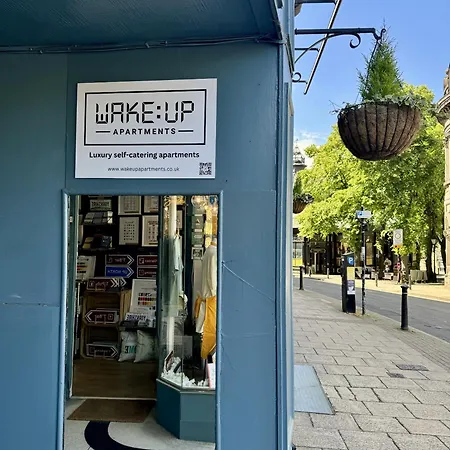 The Yorkshire Crown - Luxury - Free Parking Nearby Apartment