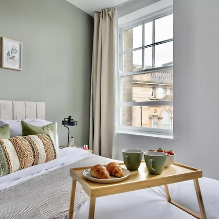 The Yorkshire Crown - Luxury - Free Parking Nearby Apartment