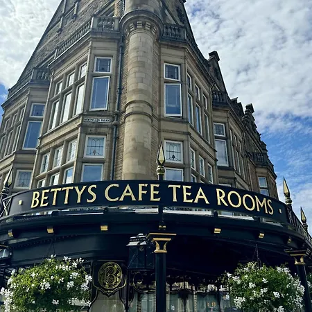 The Yorkshire Crown - Luxury - Free Parking Nearby 公寓 哈罗盖特