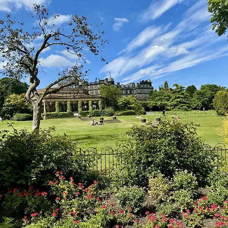 The Yorkshire Crown - Luxury - Free Parking Nearby