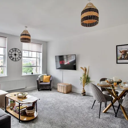 The Yorkshire Crown - Luxury - Free Parking Nearby