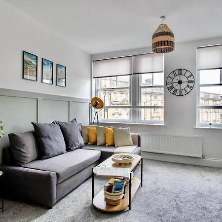 The Yorkshire Crown - Luxury - Free Parking Nearby *