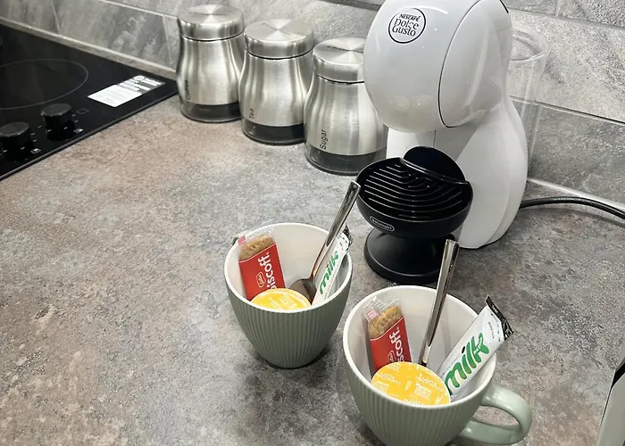 The Yorkshire Crown - Luxury - Free Parking Nearby Harrogate