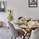 The Yorkshire Crown - Luxury - Free Parking Nearby Appartamento Harrogate